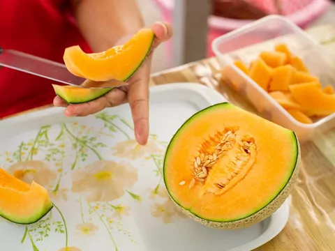 Jak obrać melona: 3 sposoby
