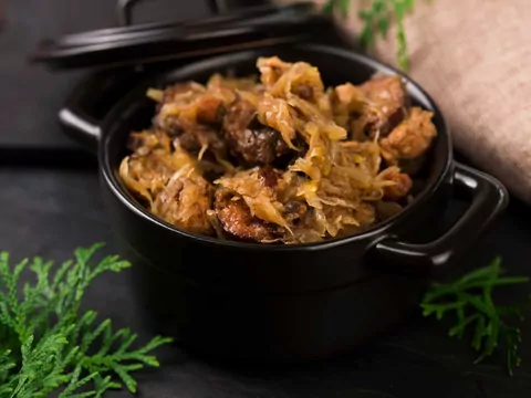 Przepisy na tradycyjny bigos staropolski